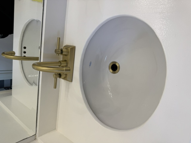 Vanity Sink after cleaning
