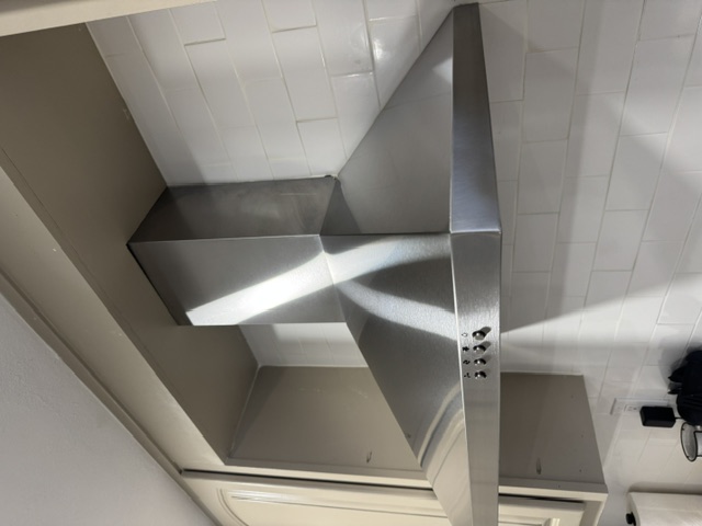 Range Hood after cleaning